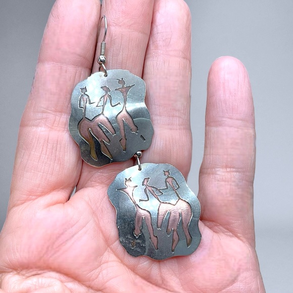 🌺Vintage Large Sterling & Copper Tribal Earrings - Picture 9 of 9